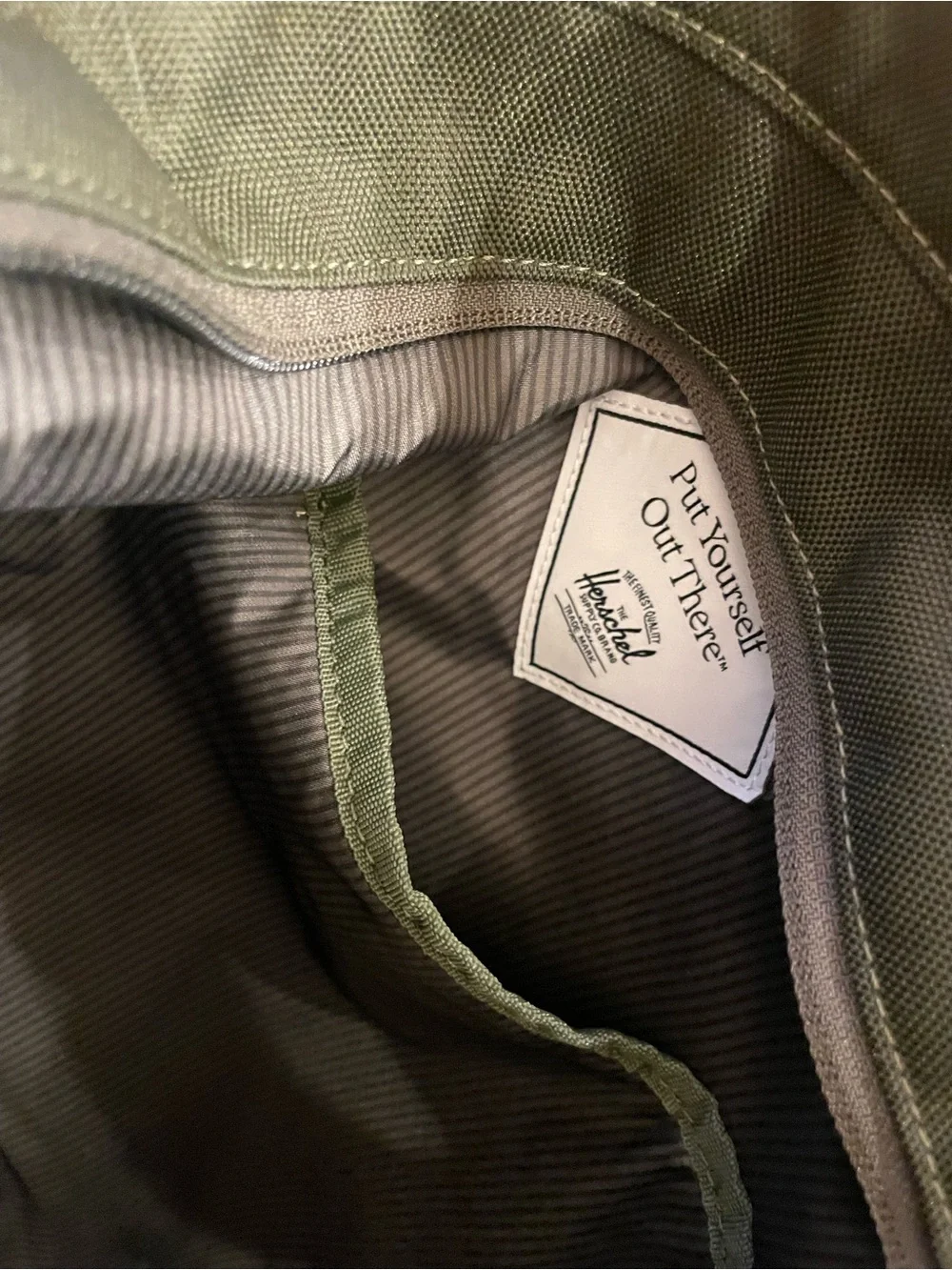 NWT Herschel Retreat Tote Ivy Green 20L w/ Changing Pad